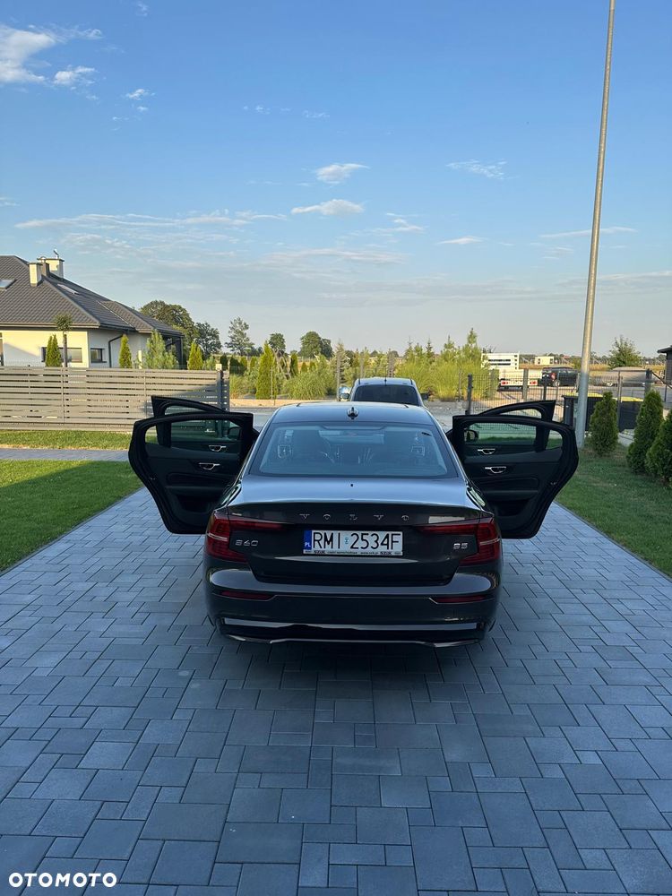 Volvo S60 B5 B Ultimate Dark - 4