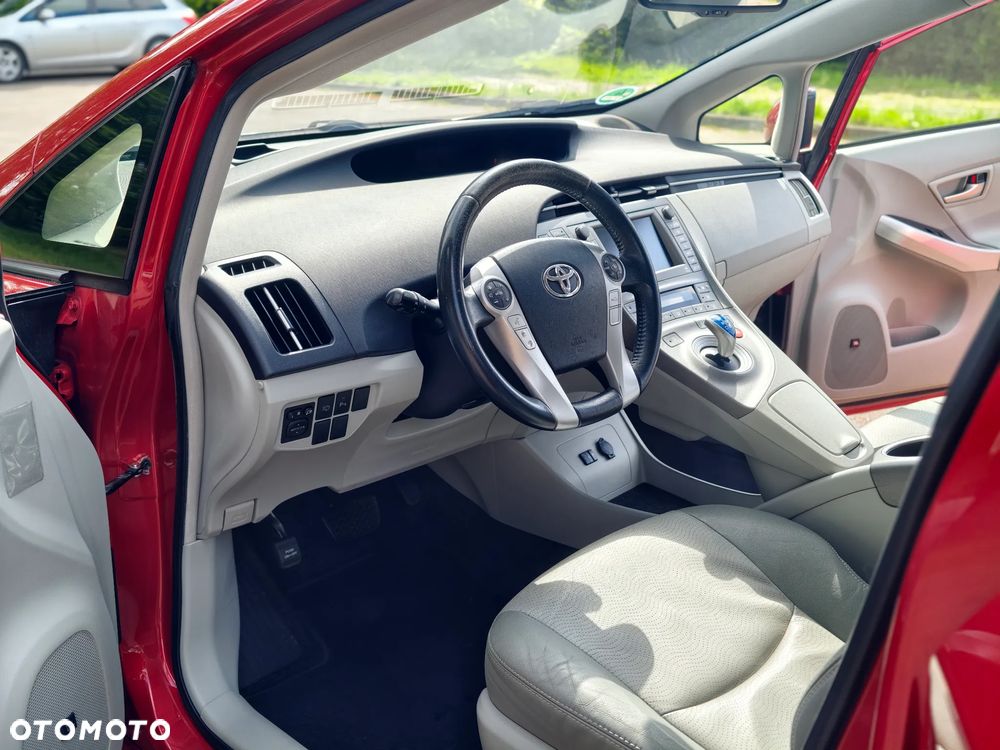 Toyota Prius 1.8 HSD Prestige - 16