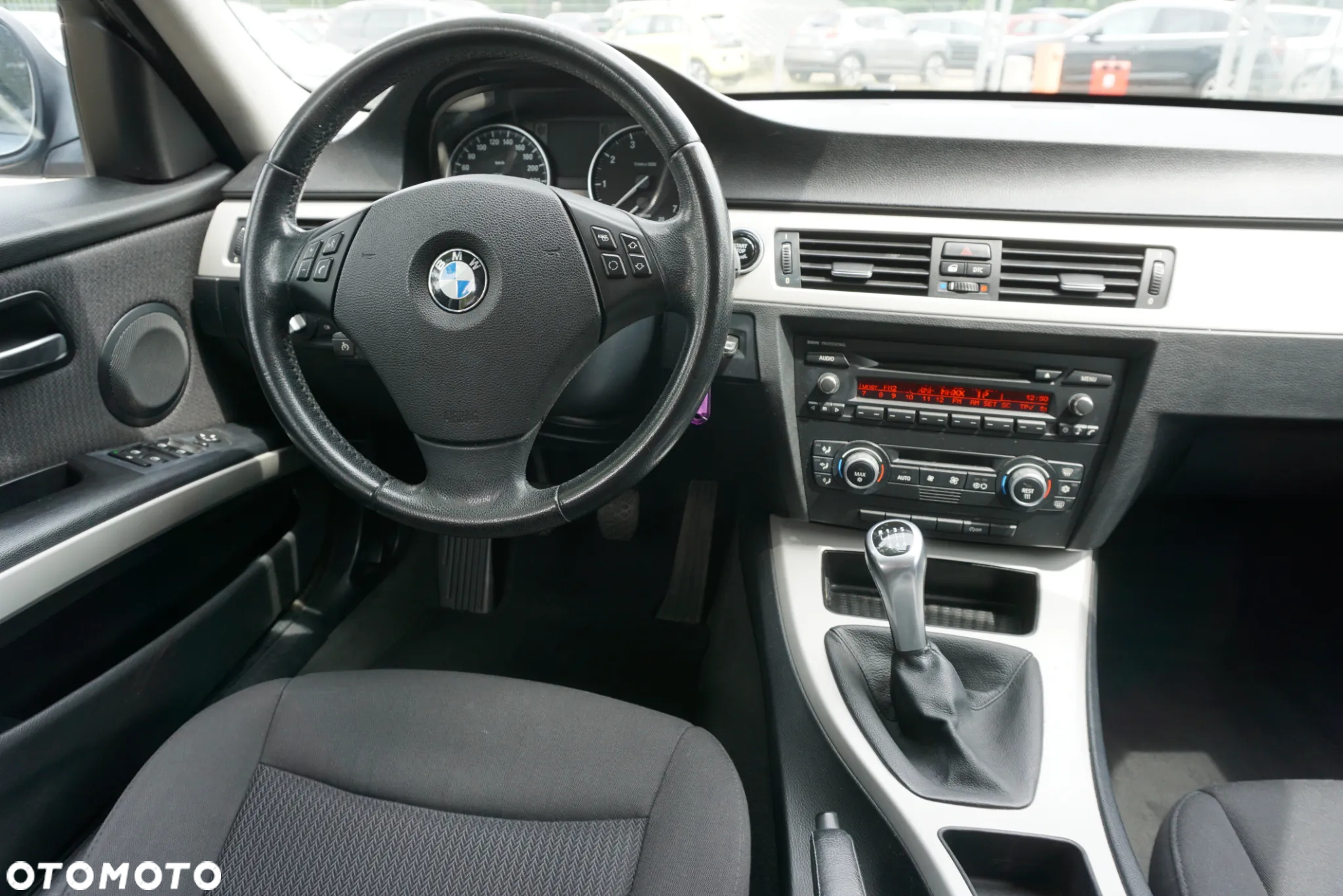 BMW Seria 3 318i - 14