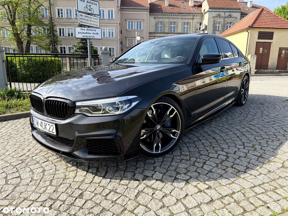 BMW Seria 5 M550i xDrive - 33