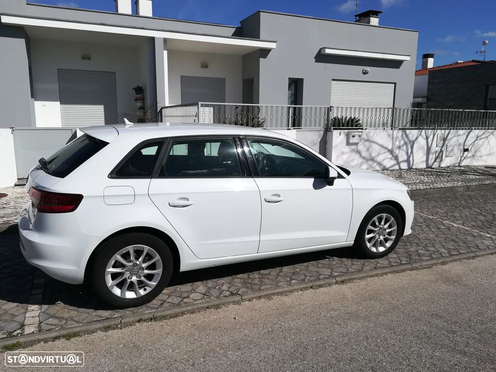Audi A3 Sportback 1.6 TDI Advance S tronic - 3
