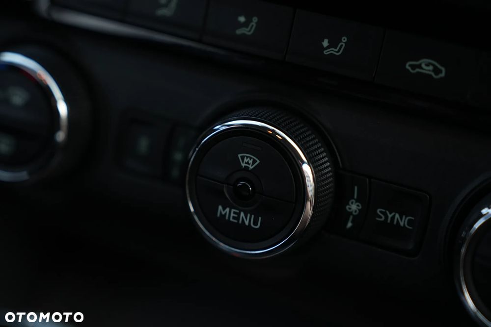 Skoda Octavia 2.0 TDI Style DSG - 25