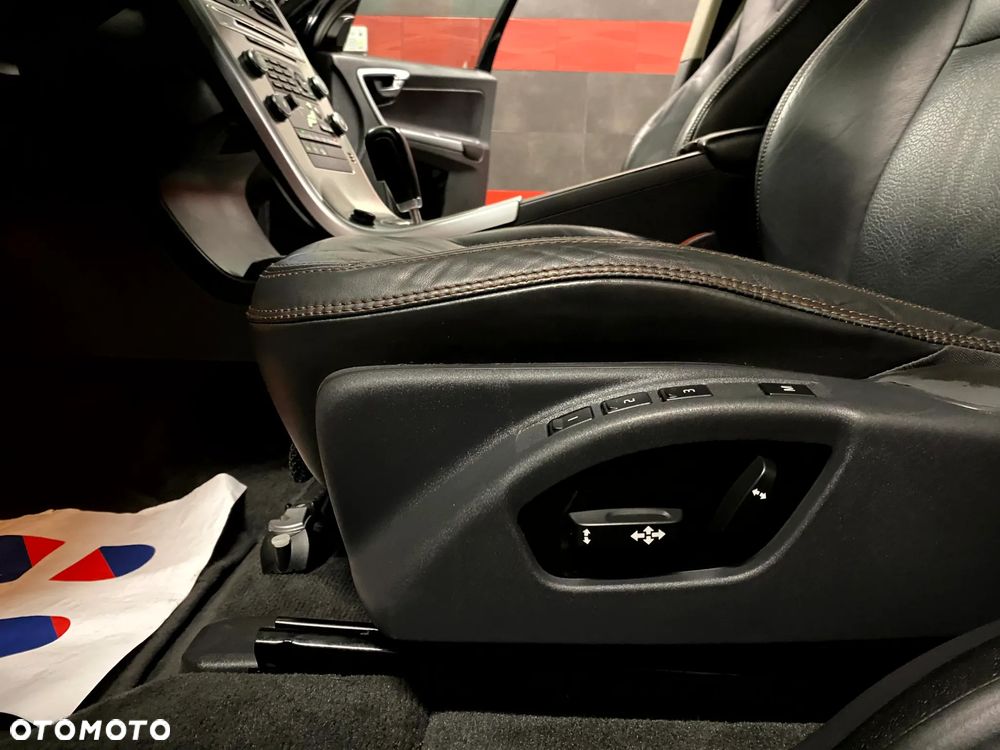 Volvo XC 60 D5 AWD Summum - 19