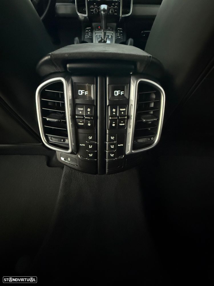 Porsche Cayenne GTS - 15