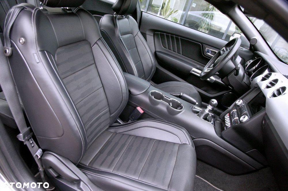 Ford Mustang - 18