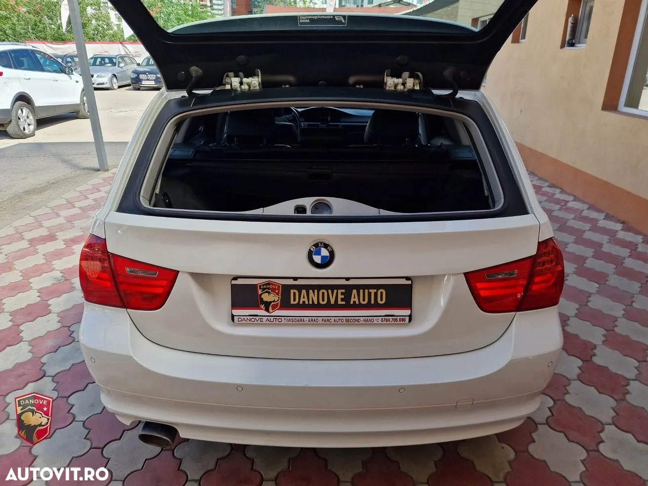 BMW Seria 3 320d Touring xDrive Aut. - 11
