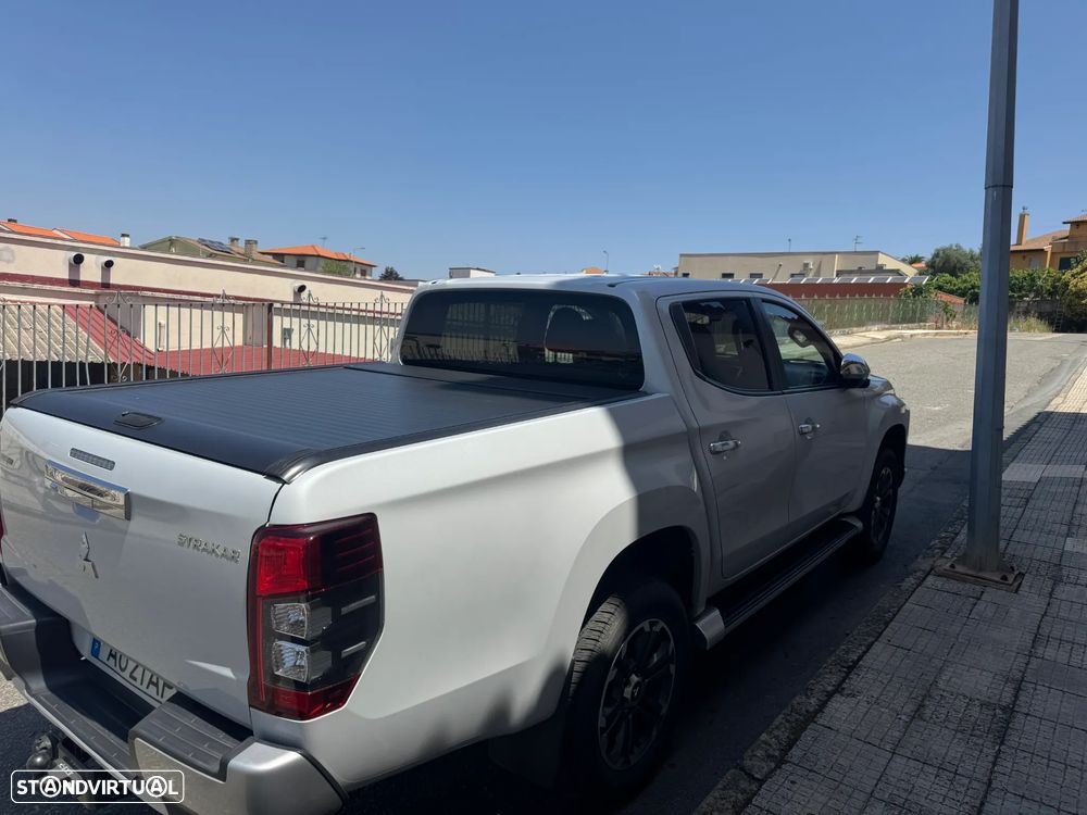 Mitsubishi L200 2.3 DI-D Space Cab Invite Strakar Look 4WD - 5