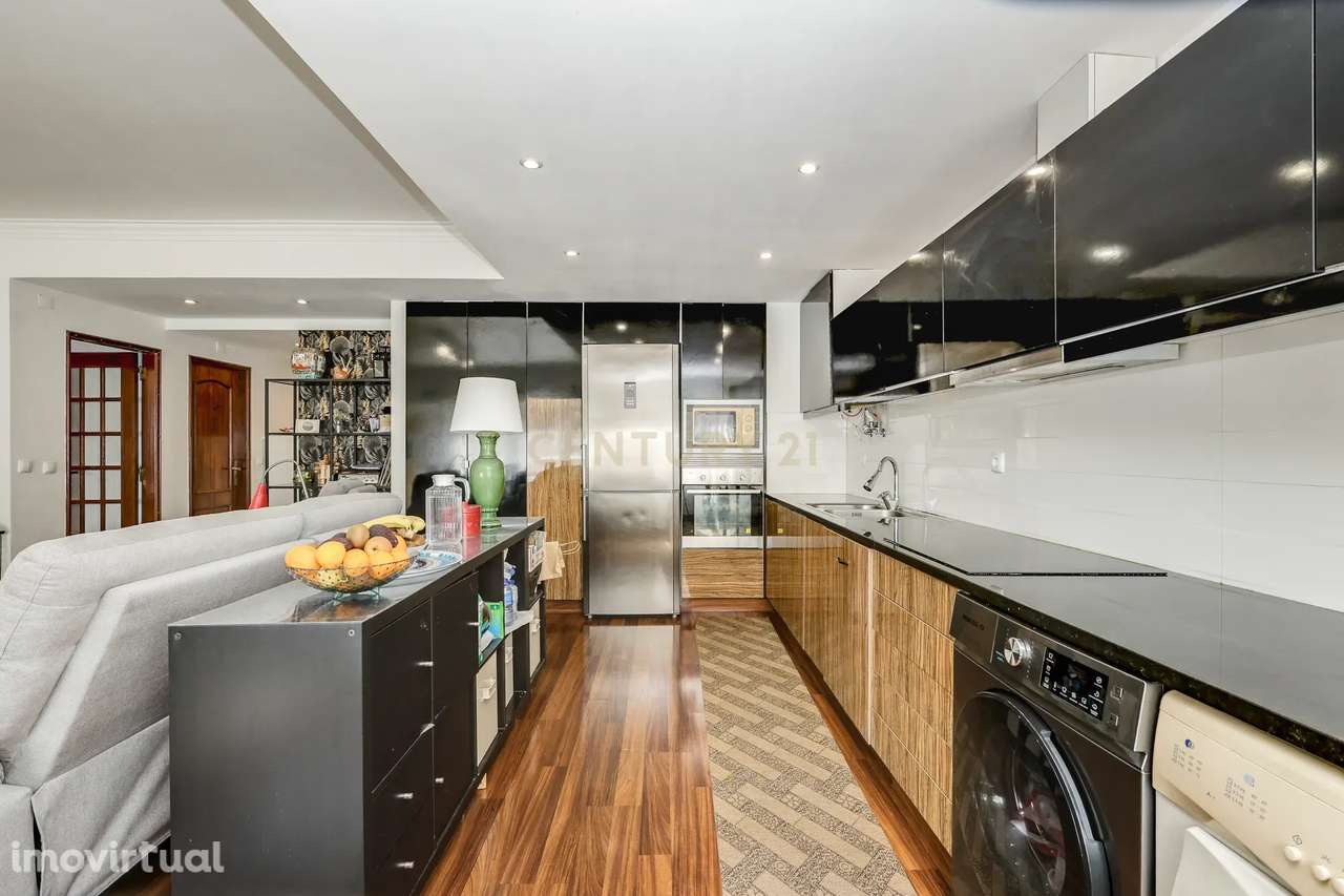 T3 Remodelado c/ Garagem | Monte Abraão - Grande imagem: 4/26