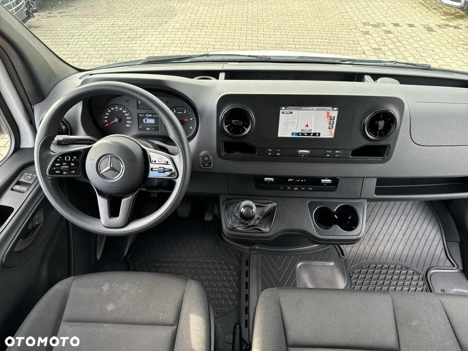 Mercedes-Benz Sprinter - 22
