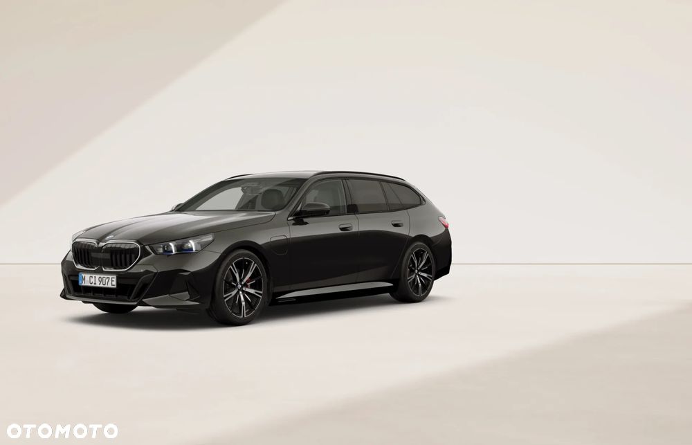 BMW Seria 5 530e xDrive PHEV M Sport - 1
