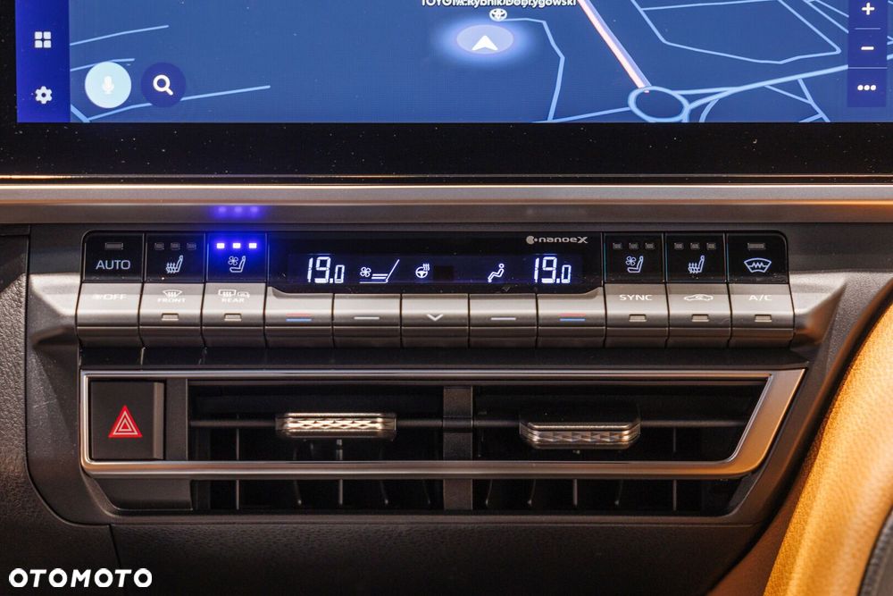 Toyota Camry - 24