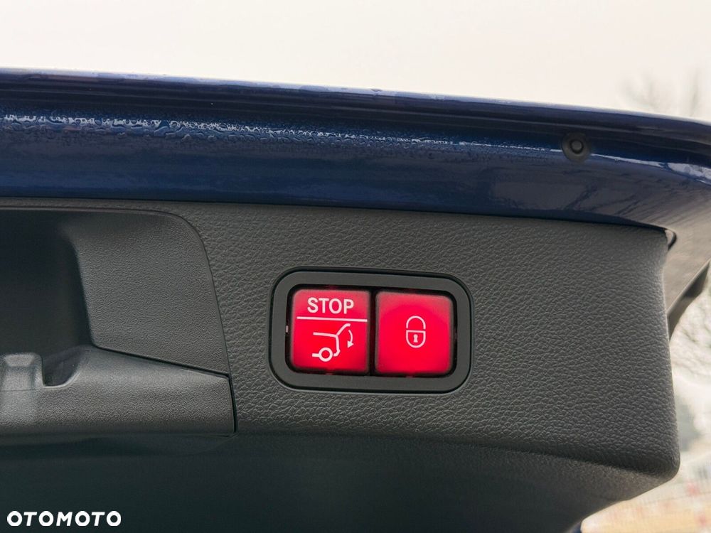 Mercedes-Benz Klasa C 200 4MATIC 9G-TRONIC - 32