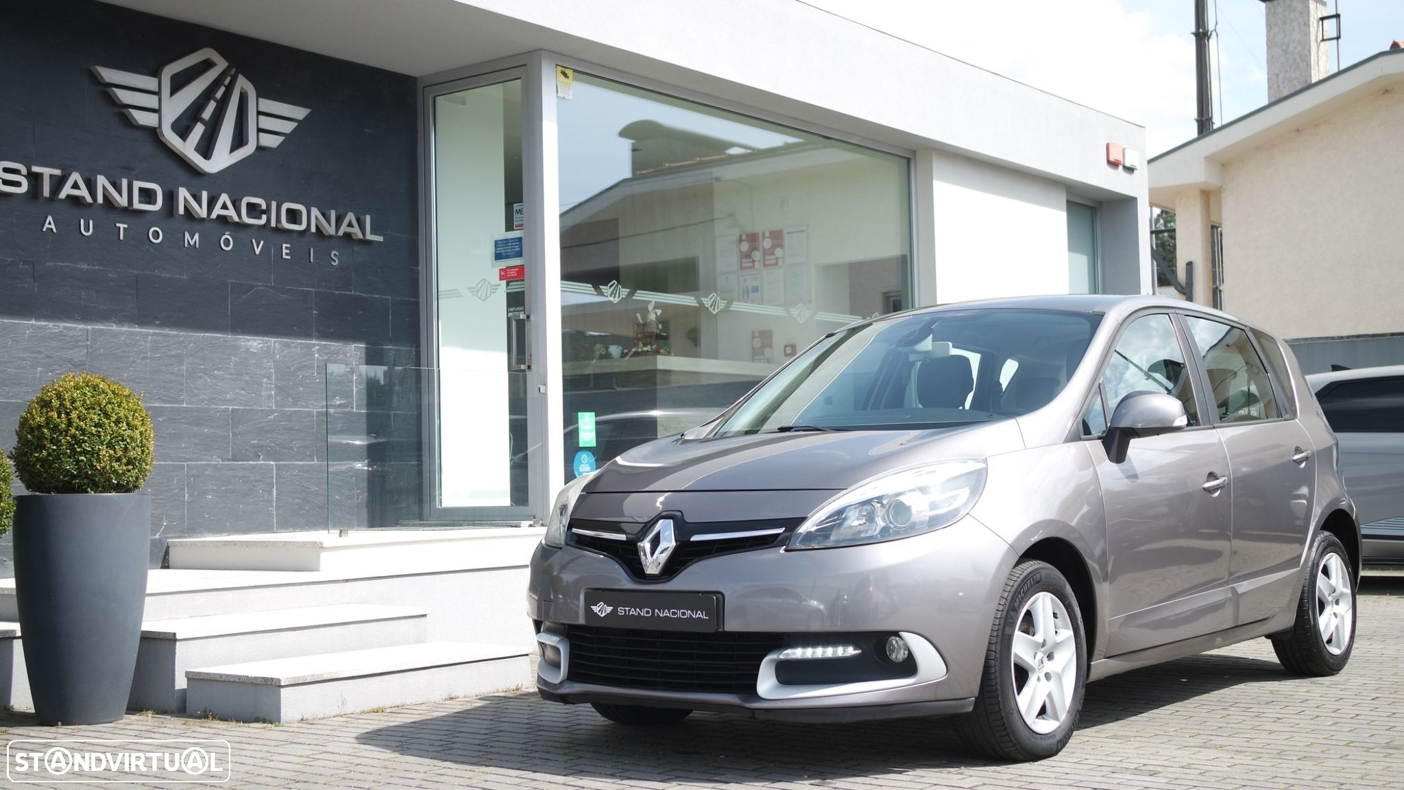Renault Mégane Scénic - 8