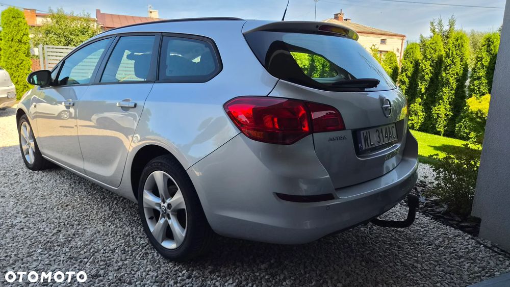 Opel Astra 1.6 Innovation - 21