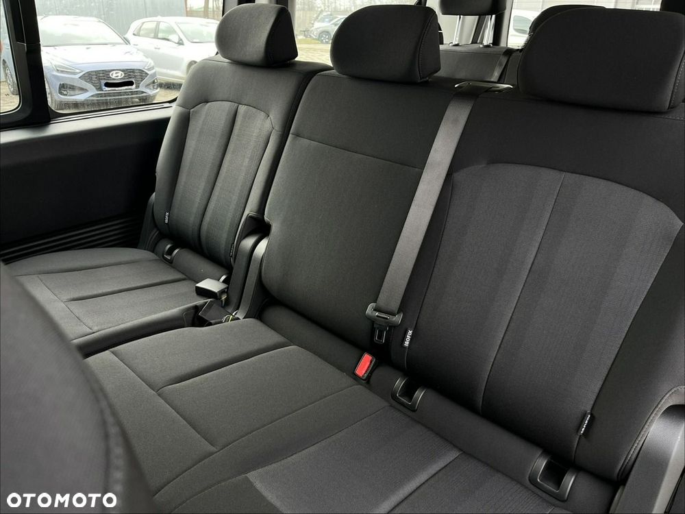 Hyundai Staria - 19