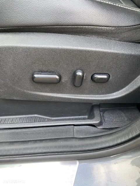 Ford Kuga - 27
