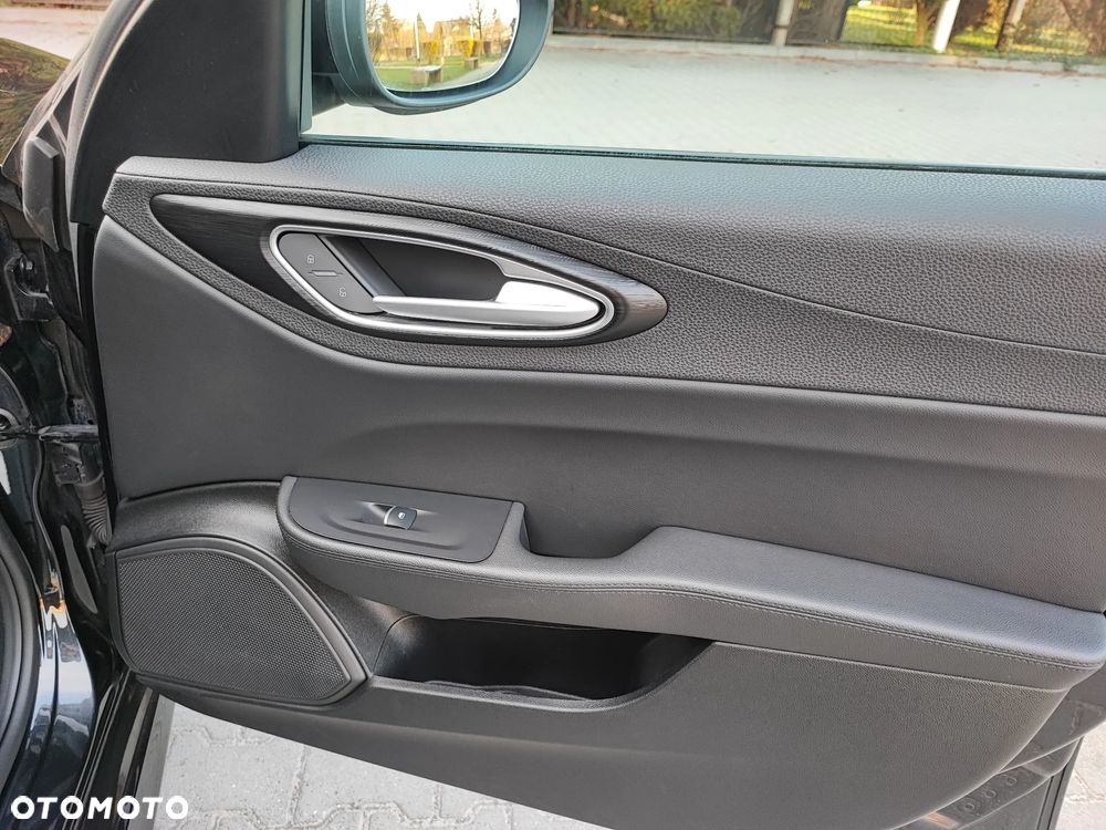 Alfa Romeo Giulia 2.2 AT8 Super - 22