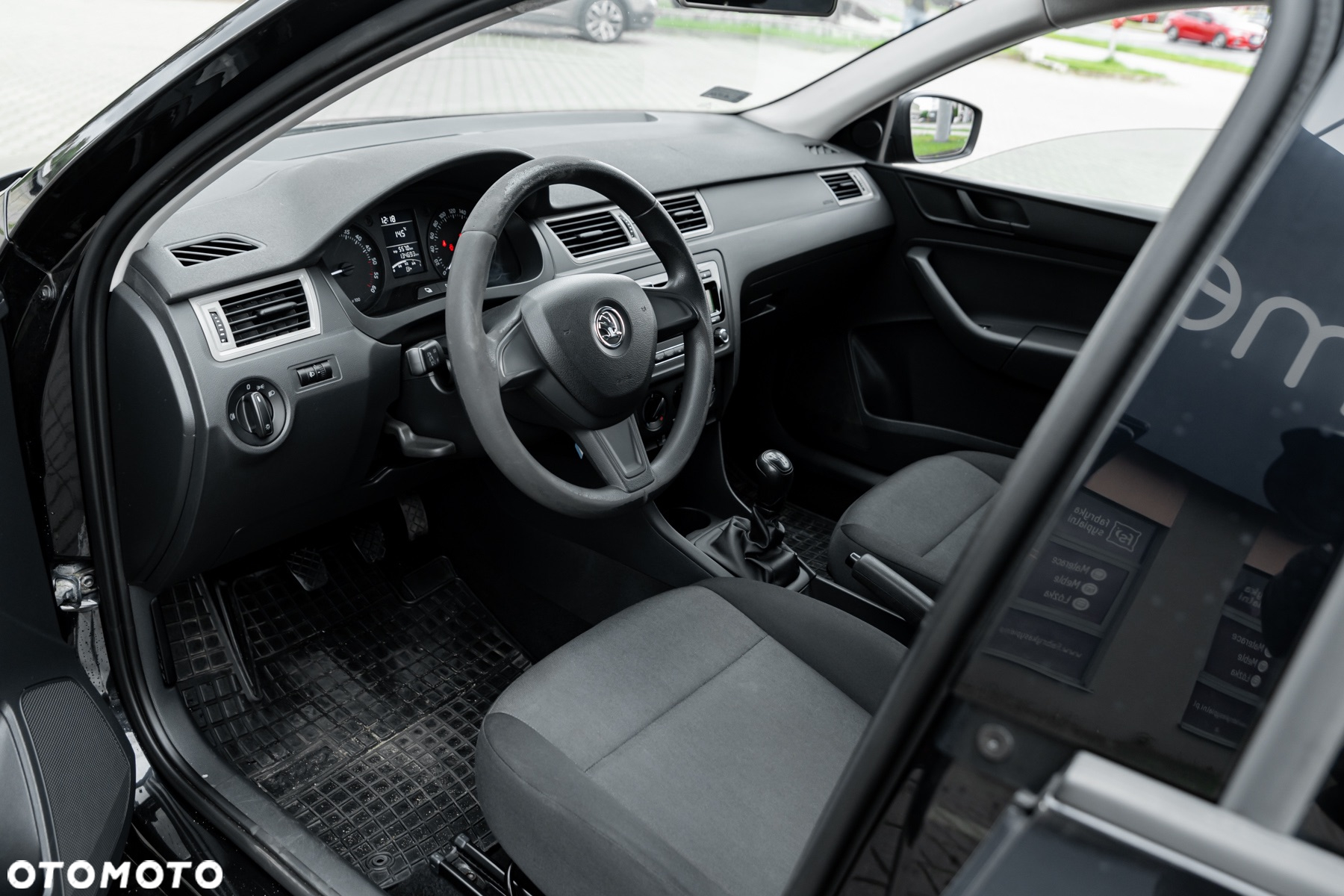 Skoda RAPID 1.6 TDI Ambition - 16