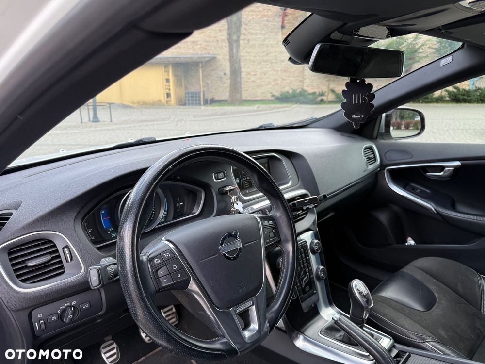 Volvo V40 D2 R-Design Summum - 27