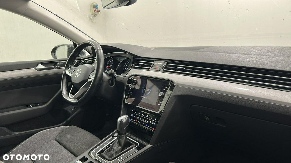 Volkswagen Passat - 14