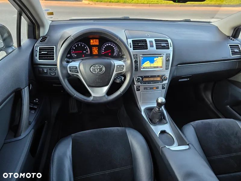 Toyota Avensis - 8