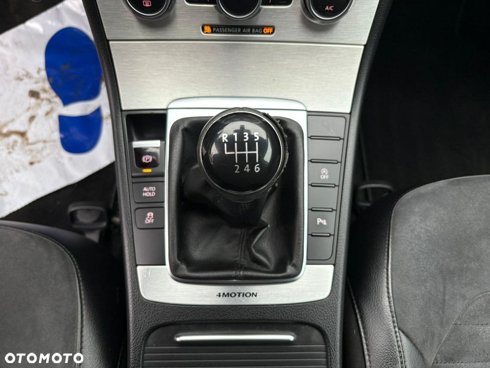 Volkswagen Passat 2.0 TDI 4Motion BlueMotion Technol Highline - 19