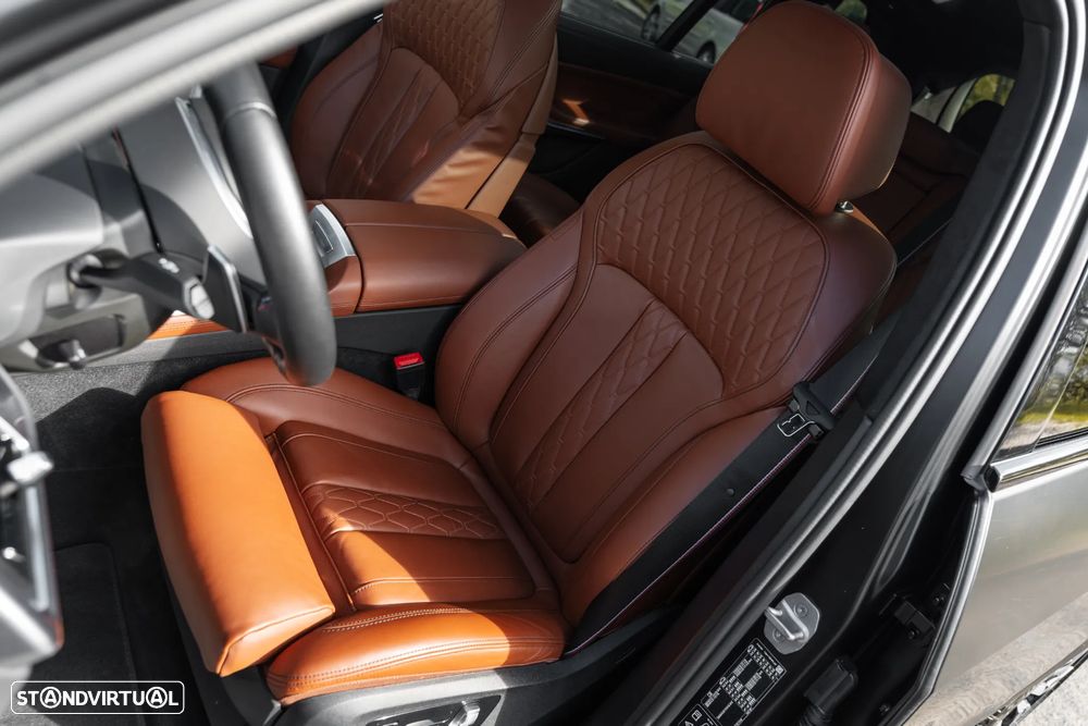 BMW X7 M M60i Pack Desportivo Pro - 30