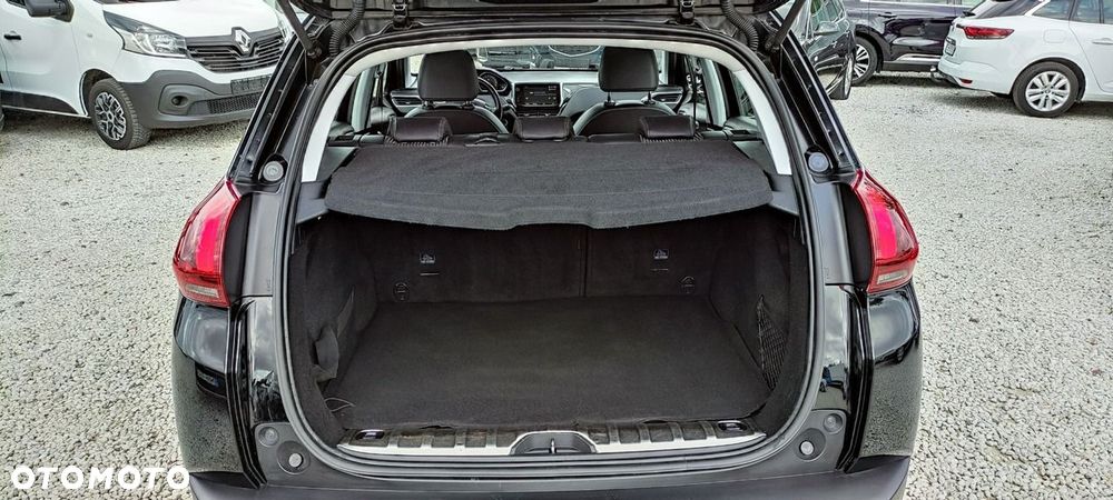 Peugeot 2008 - 8