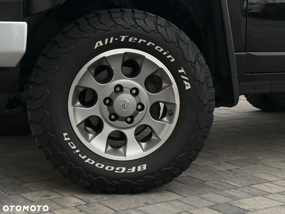 Toyota FJ 2011