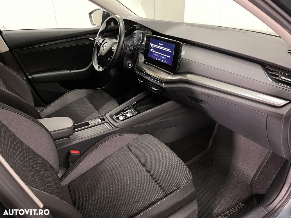 Skoda Octavia 2.0 TDI DSG Ambition - 11