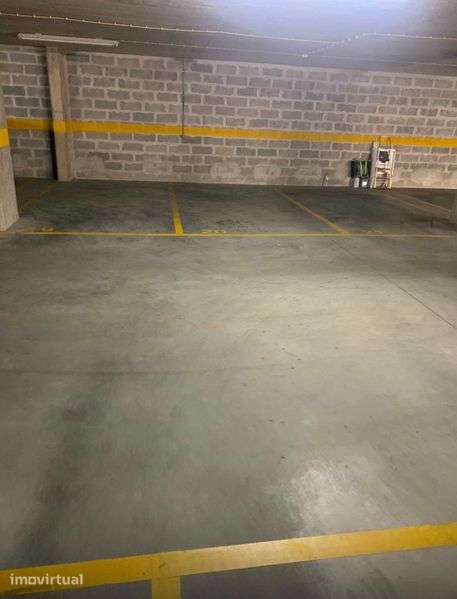 Lugares de Estacionamento – Porto Salvo | Arrendamento - Grande imagem: 2/2