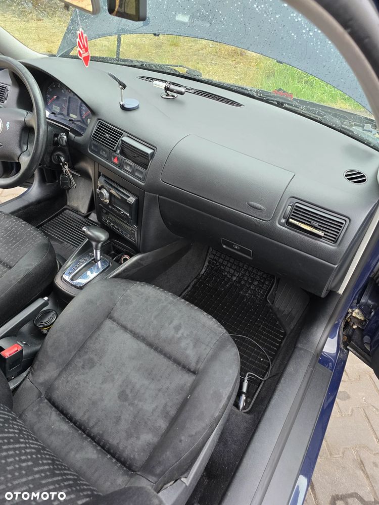 Volkswagen Golf - 12