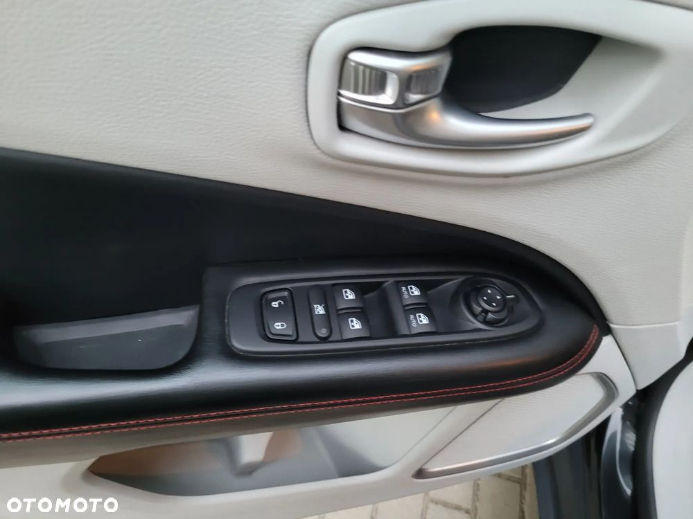 Jeep Compass - 18