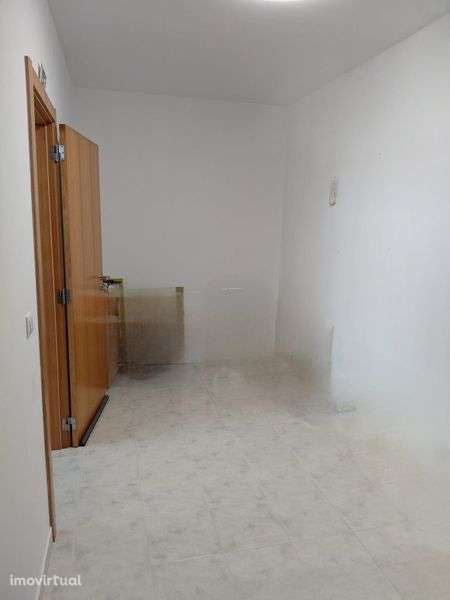 Loja na Ramada para arrendamento - Grande imagem: 5/7