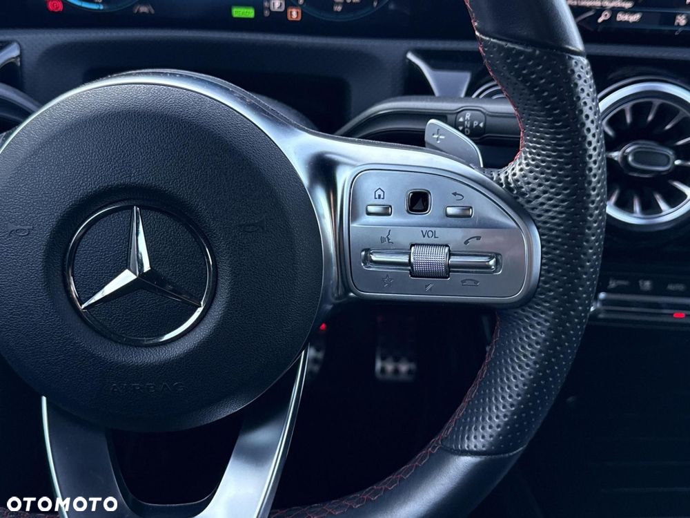 Mercedes-Benz CLA - 24