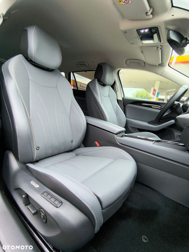 Volkswagen Passat - 12