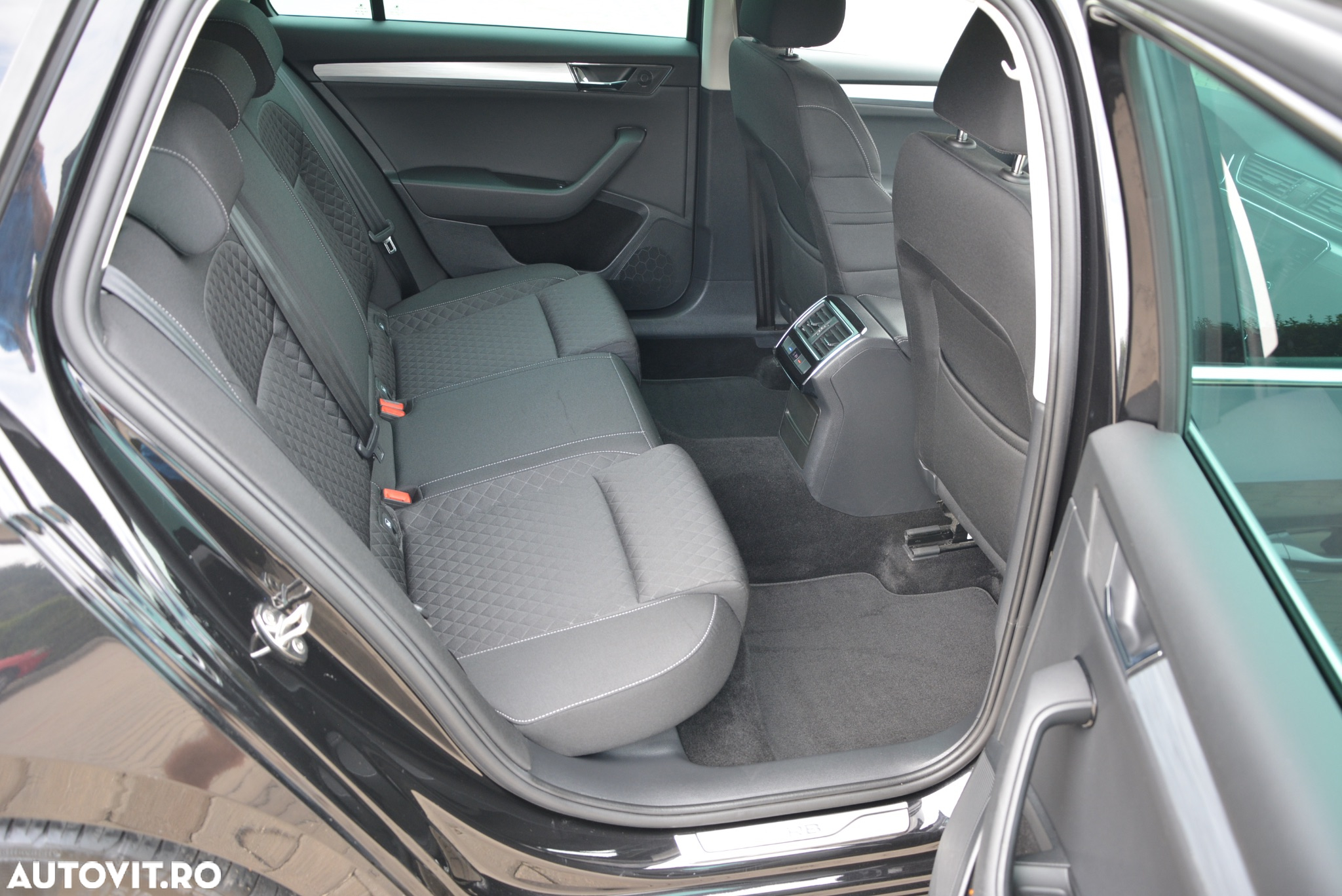 Skoda Superb 2.0 TDI DSG Style - 21