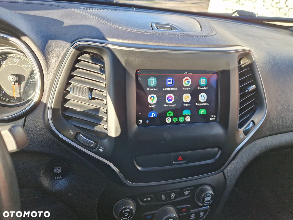 Jeep Cherokee - 25