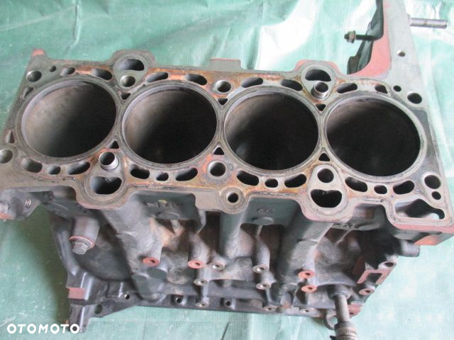 BMW E60 E90 E87 2.0D M47 BLOK SILNIKA 2006 ŻELIWO - 4