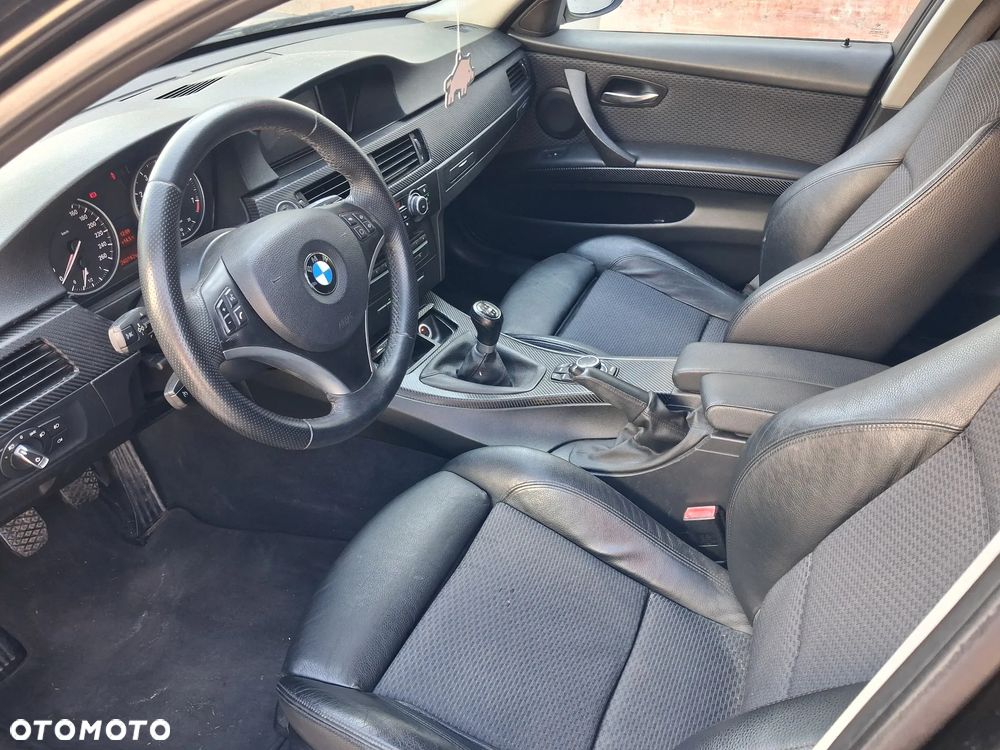 BMW Seria 3 320i - 7