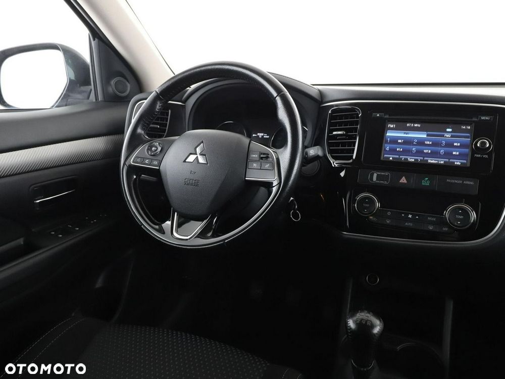Mitsubishi Outlander 2.0 2WD SUV-Star - 17