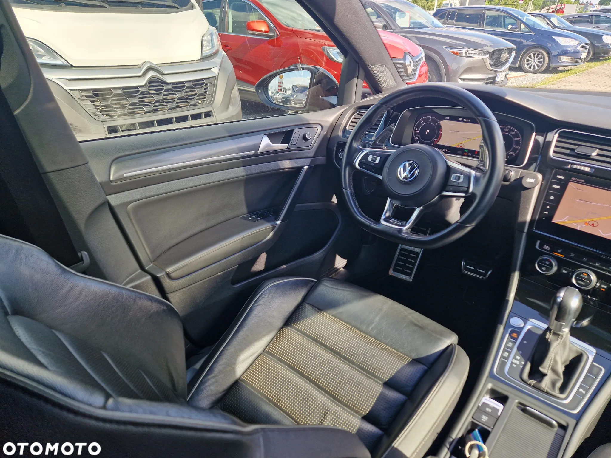 Volkswagen Golf - 22