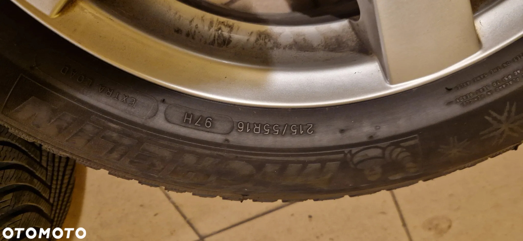 Sprzedam komplet kół z felgami aluminiowymi do VW Passata. Opony Michelin 215/55/R16 - 8