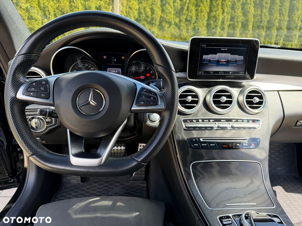 Mercedes-Benz Klasa C 200 4-Matic 9G-Tronic - 39