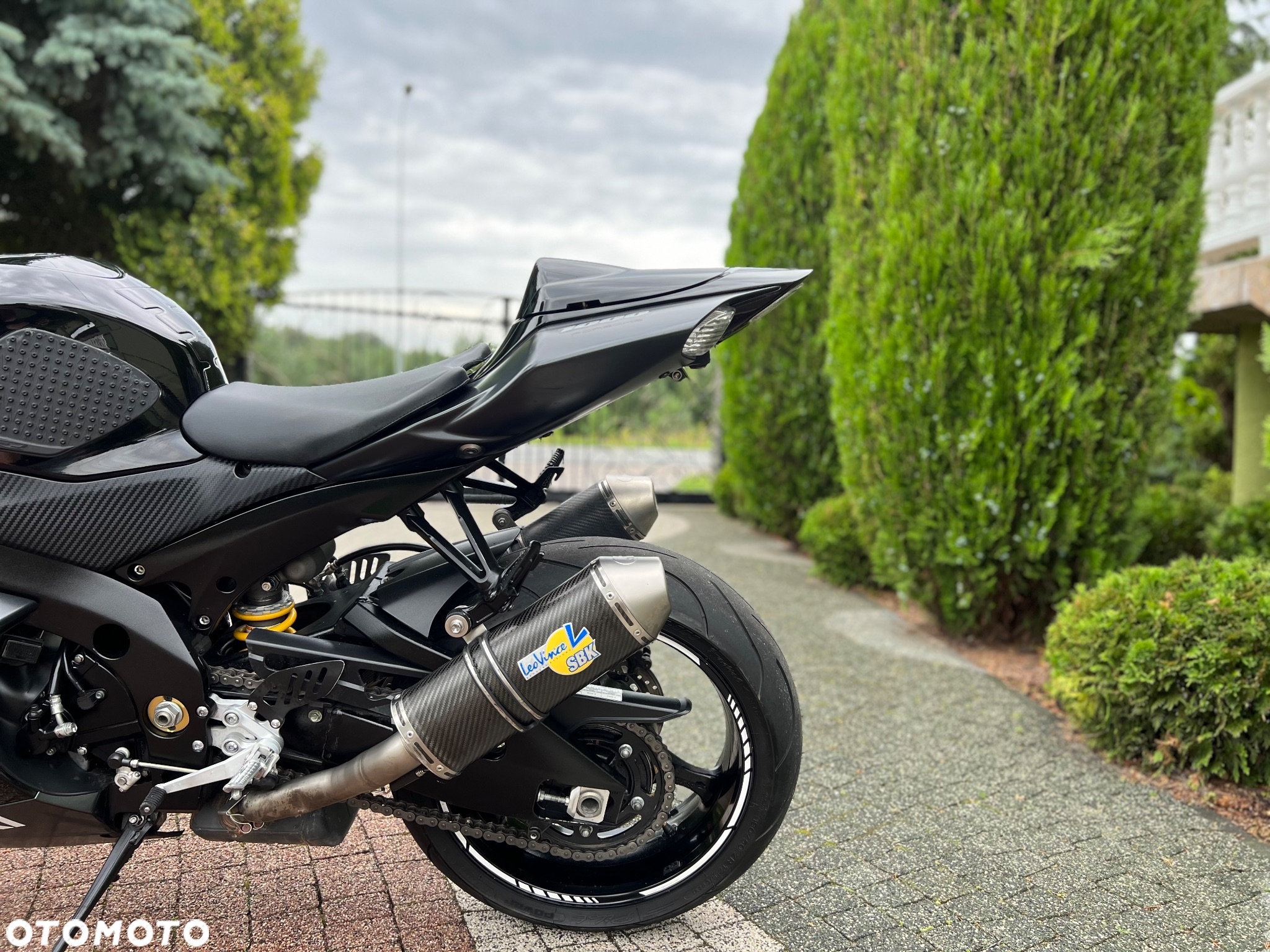 Suzuki GSX-R - 25