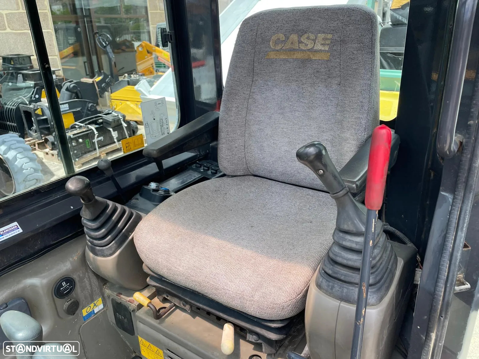 Case CX 22 - Giratória - 8