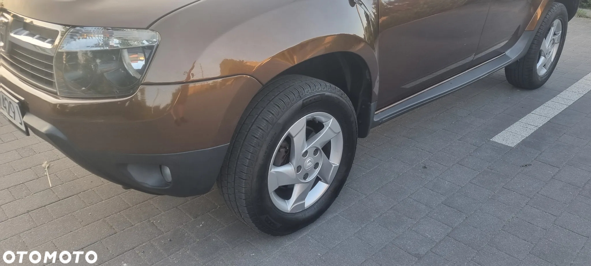 Dacia Duster 1.6 16V 4x2 Laureate - 33