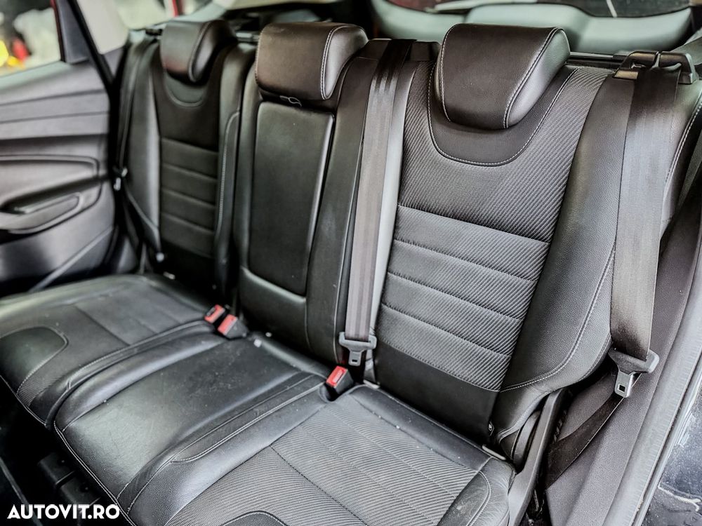 Ford Kuga - 24