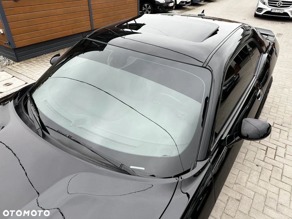 Dodge Challenger - 32