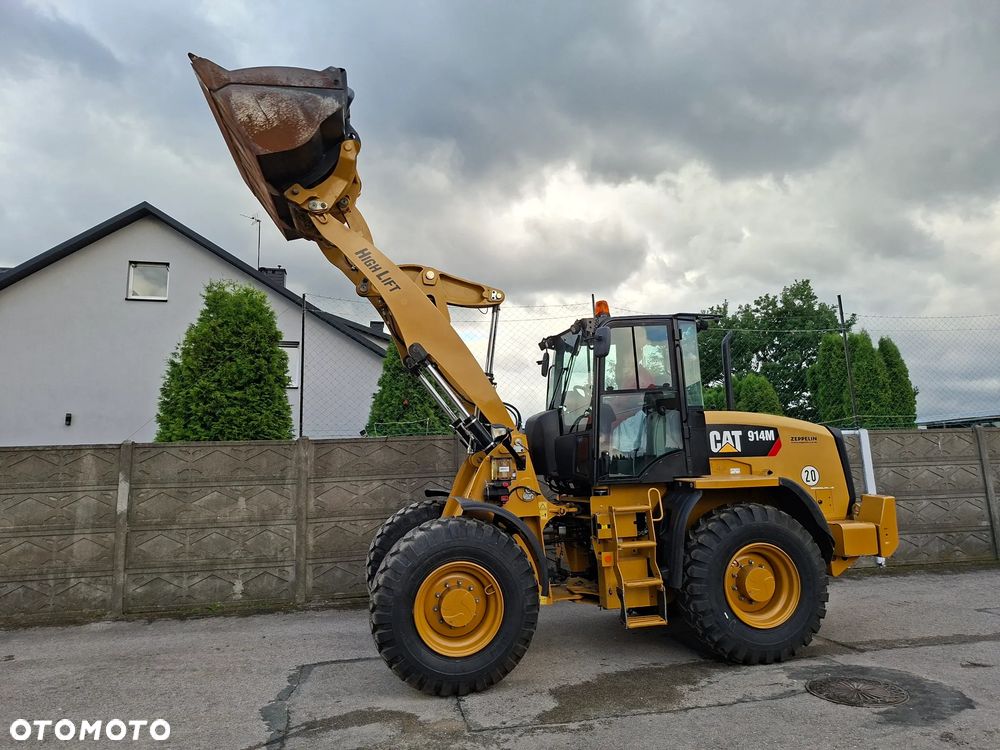 Caterpillar CAT 914 M - 14